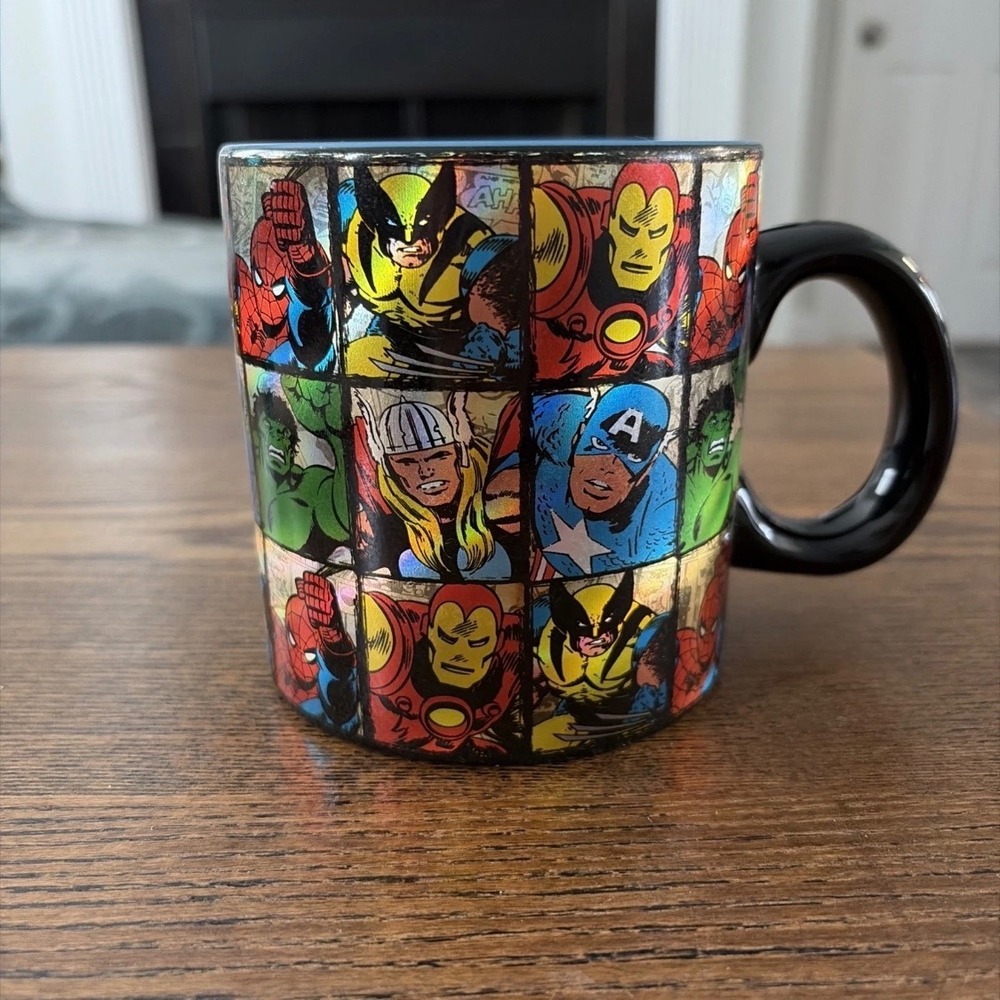 Marvel Comics Holographic Superhero Mug Spider-Man Wolverine Iron Man Blue Black